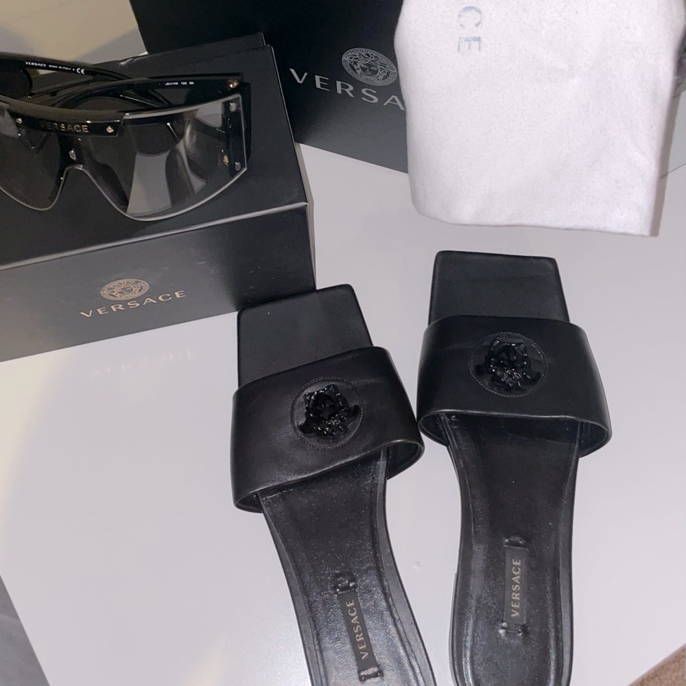 Versace La Medusa Leather Slides